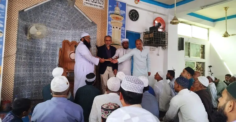 কড়াইল বস্তিতে অগ্নিকাণ্ডে ক্ষতিগ্রস্ত মসজিদে তারেক রহমানের আর্থিক অনুদান