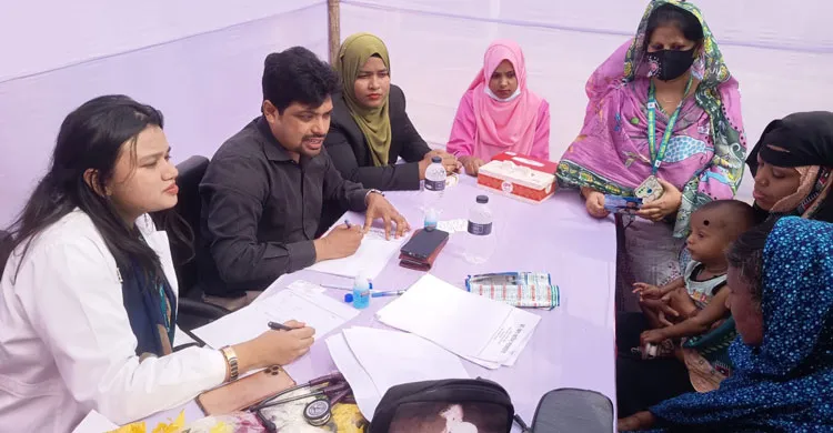 সখিপুরে বিএনপি প্রার্থীর উদ্যোগে বিনামূল্যে চিকিৎসা সেবা ও ঔষধ বিতরণ