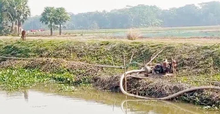 কাশিয়ানীতে অবৈধ ড্রেজার দিয়ে বালু উত্তোলনের মহাযজ্ঞ