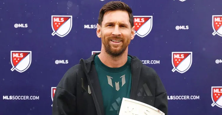 এমএলএসের সেরা মেসি, রেকর্ড গড়ে জিতলেন ‘মূল্যবান খেলোয়াড়’ পুরস্কার