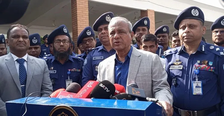 নরসিংদীর আইনশৃঙ্খলা পরিস্থিতি উন্নয়নে যৌথবাহিনী পরিচালিত হবে: স্বরাষ্ট্র উপদেষ্টা