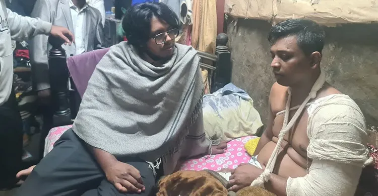 ঢাবিতে মাদকবিরোধী অভিযানে প্রোক্টরিয়াল টিমের সদস্য ছুরিকাঘাতে আহত!