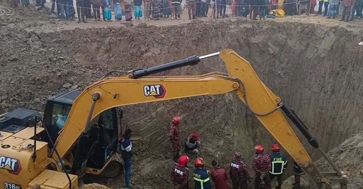 ৪২ ফুট গভীরেও মিলল না শিশু সাজিদের খোঁজ, গর্ত আরও ১০ ফুট খননের সিদ্ধান্ত