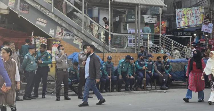 শিক্ষার্থী রানা হত্যার প্রতিবাদে বিক্ষোভ, ফার্মগেটে সতর্ক অবস্থানে পুলিশ