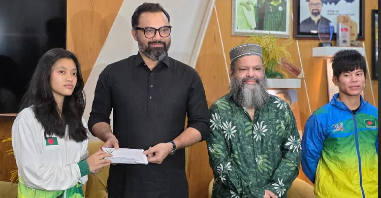 খেলাধুলাকে পেশা হিসেবে প্রতিষ্ঠা করতে চায় বিএনপি: আমিনুল হক