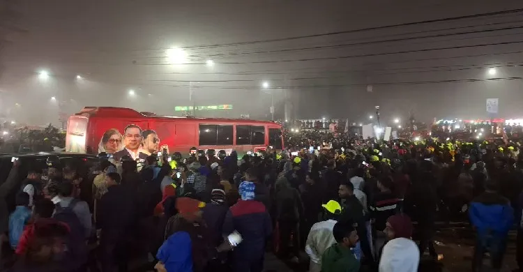 বীর শহীদদের স্মরণে জাতীয় স্মৃতিসৌধে তারেক রহমান