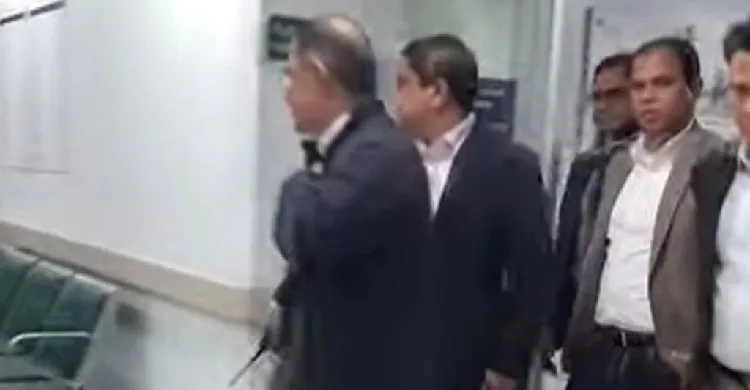 মাকে দেখতে গভীর রাতে এভারকেয়ার হাসপাতালে তারেক রহমান