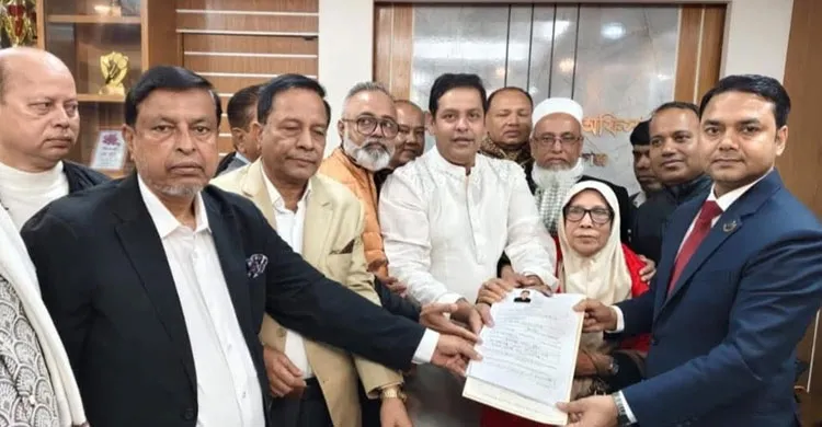 খালেদা জিয়ার সুস্থতা কামনায় দোয়া শেষে মনোনয়নপত্র জমা দিলেন দিপু ভূঁইয়া