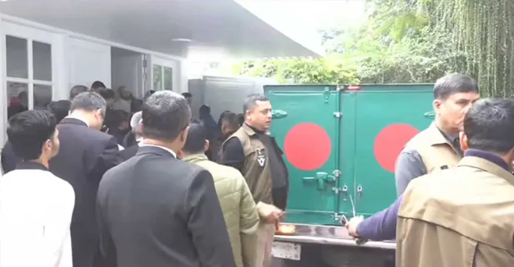 গুলশানের বাসায় খালেদা জিয়ার মরদেহ : শ্রদ্ধা জানাচ্ছেন স্বজন ও নেতা-কর্মীরা