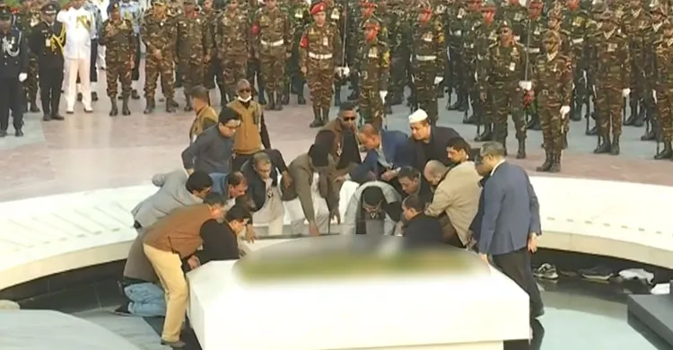 শহীদ জিয়ার পাশেই  চিরনিদ্রায় শায়িত বেগম খালেদা জিয়া