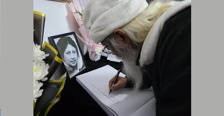 বেগম খালেদা জিয়াকে অভিবাদন জানিয়েছি, বিদায় জানাতে পারিনি: ফরহাদ মজহার