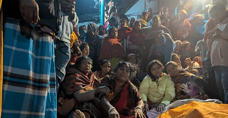 বাড়ির উঠানে সমাহিত খোকন দাস, আসামি গ্রেপ্তার না হওয়ায় চরম ক্ষোভ