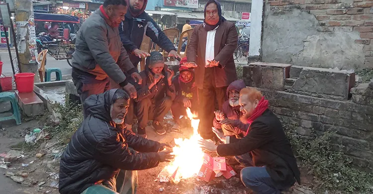 হাড়কাঁপানো শীতে কাঁপছে চুয়াডাঙ্গা, তাপমাত্রা নামল ৬.৯ ডিগ্রিতে