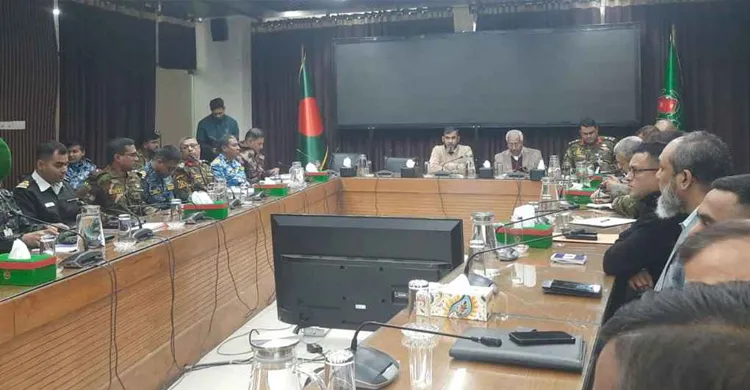 গণভোট ও নির্বাচন ঘিরে সশস্ত্র ও আইনশৃঙ্খলা বাহিনীর সঙ্গে বৈঠকে ইসি