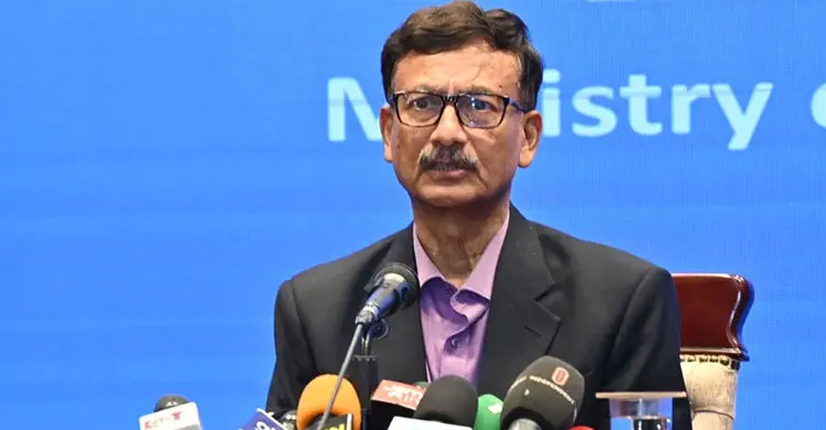 অনাকাঙ্ক্ষিত পরিস্থিতি এড়াতে সাময়িকভাবে অন-অ্যারাইভাল ভিসা বন্ধ করল সরকার