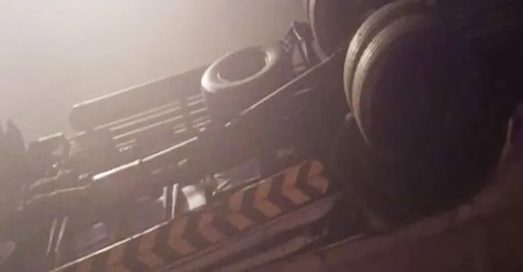 পাকিস্তানে ট্রাক খালে পড়ে এক পরিবারের ১৪ জন নিহত, আহত ৯