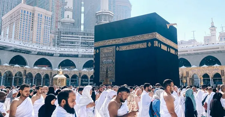 ওমরাহ পালনে ইচ্ছুকদের জন্য দুঃসংবাদ