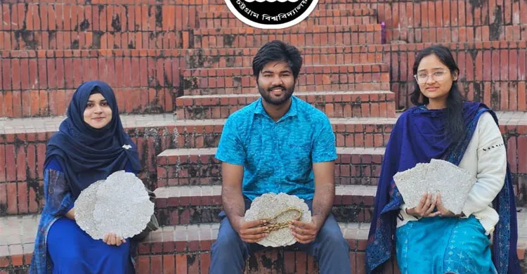 চবি শিক্ষার্থীদের অভাবনীয় সাফল্য: আগাছা থেকে কাগজ উদ্ভাবন