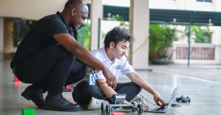 ঢাকায় বিশ্বমানের কার্নেগি মেলন রোবোটিকস প্রশিক্ষণ কর্মসূচি চালু করল আইএসডি