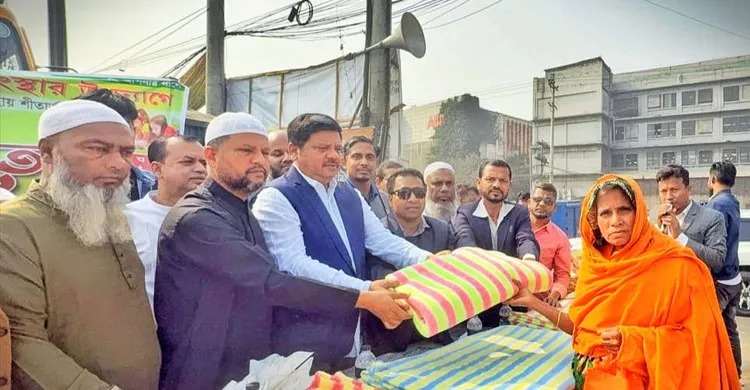 গাজীপুরে নবীন-প্রবীণ জনকল্যাণ সংস্থার উদ্যোগে শীতবস্ত্র ও আর্থিক সহায়তা প্রদান