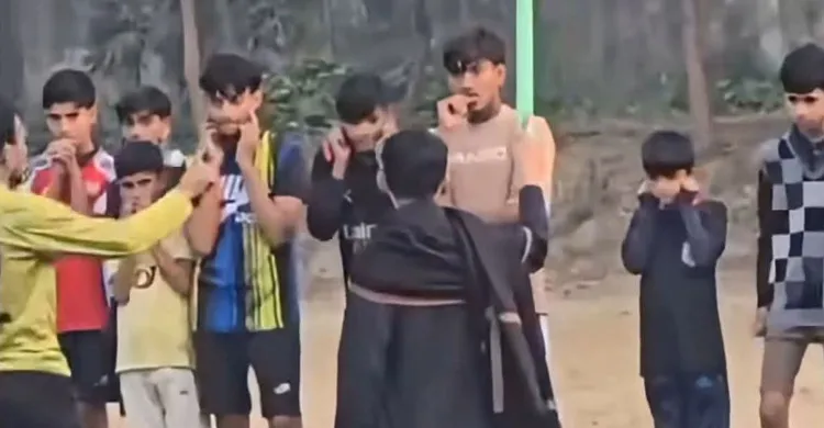 সর্ব মিত্র চাকমার বিরুদ্ধে বহিরাগত শিশু-কিশোরদের সঙ্গে অসদাচরণের অভিযোগ