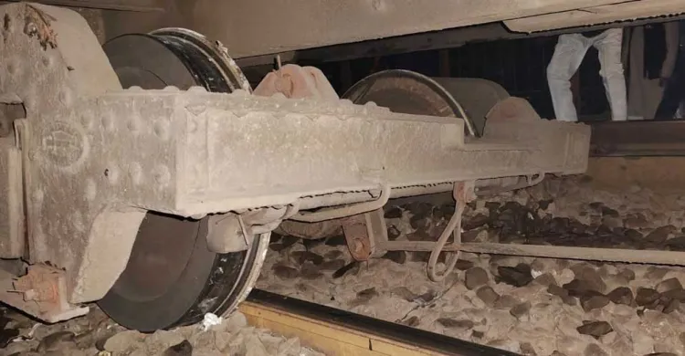 ভৈরবে বগি লাইনচ্যুত, ঢাকা-সিলেট-চট্টগ্রাম রুটে ট্রেন চলাচল বন্ধ