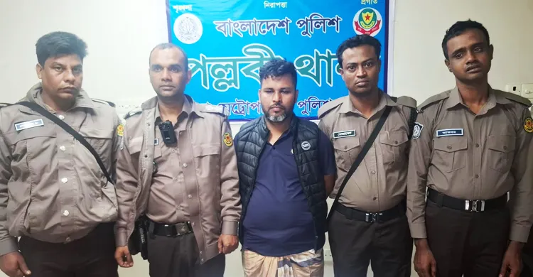 পুলিশি অভিযানে শুটার আলাল আটক: বিদেশি পিস্তল ও গুলি জব্দ