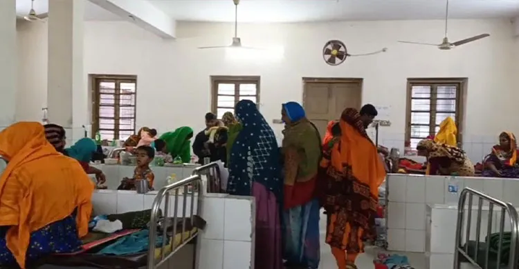 চুয়াডাঙ্গায় ডায়রিয়া প্রকোপ, বেড না পেয়ে বারান্দায় চিকিৎসা নিচ্ছে রোগীরা