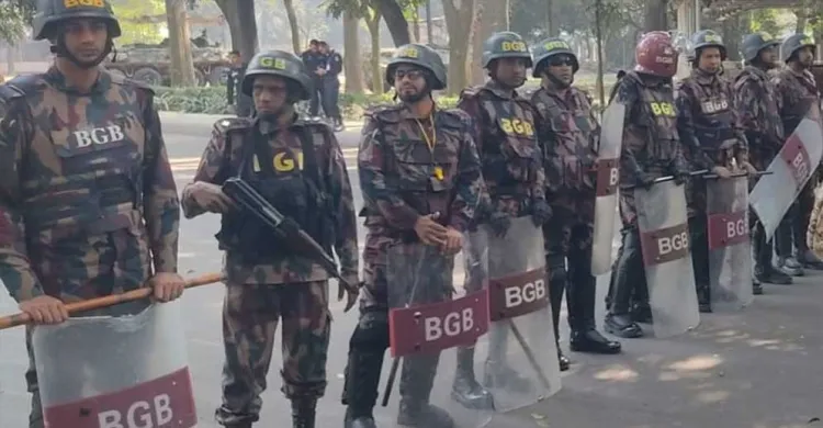 যমুনা ঘিরে উত্তেজনা, নিরাপত্তায় রাজধানীতে ৬ প্লাটুন বিজিবি মোতায়েন