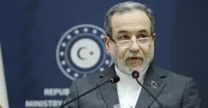 ইরানে হামলা হলে মধ্যপ্রাচ্যে মার্কিন ঘাঁটিতে পাল্টা আঘাতের হুঁশিয়ারি ইরানের