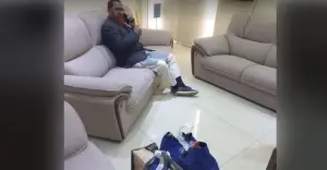 ৫০ লাখ টাকাসহ বিমানবন্দরে জামায়াত ইসলামের আমির আটক