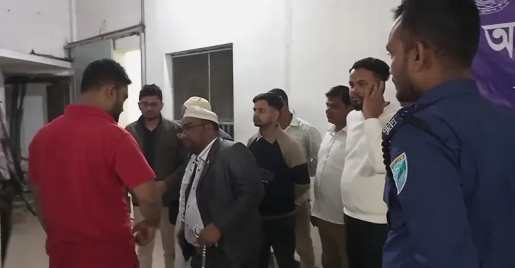 আশুলিয়ায় ভোট কেন্দ্র দখলচেষ্টার অভিযোগে বিএনপির ১৩ নেতাকর্মী আটক