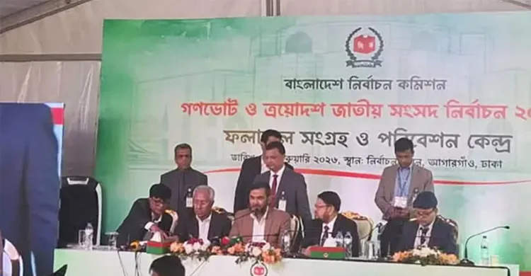 ঈদের উৎসবের মতো পরিবেশে ভোট, জাতি হিসেবে বিজয় অর্জন করেছি: ইসি সানাউল্লাহ