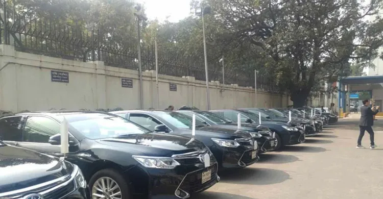 মন্ত্রীদের জন্য প্রস্তুত ৪০ বাড়ি ও ৫০টি গাড়ি, প্রধানমন্ত্রীর আবাসন আলোচনাধীন