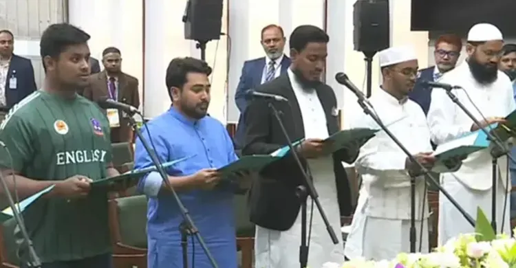 শপথ নিলেন এনসিপির ৬ এমপি