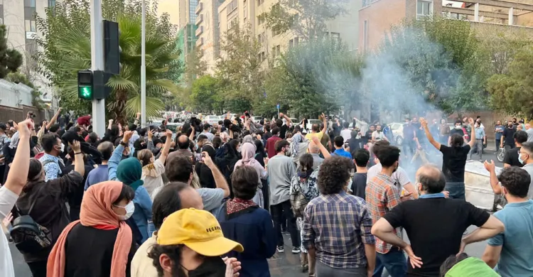 পরমাণু আলোচনা চলাকালেই তেহরানে ফের জেন-জি বিক্ষোভ