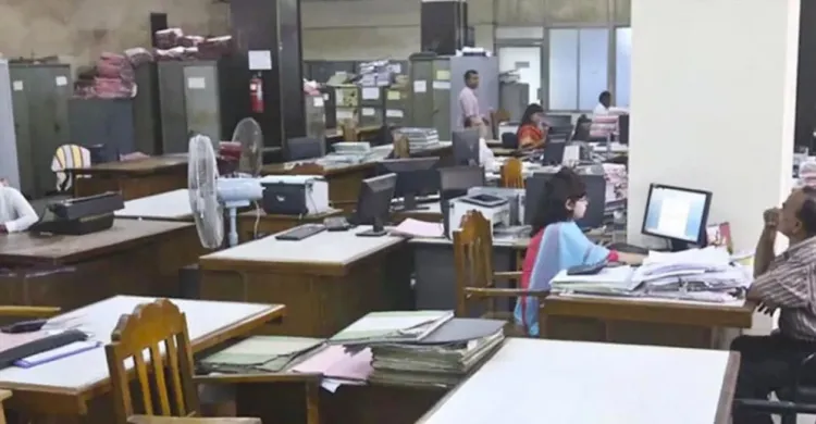 দেরিতে অফিসে এলে শাস্তি: আইন মন্ত্রণালয়ের কঠোর নির্দেশনা