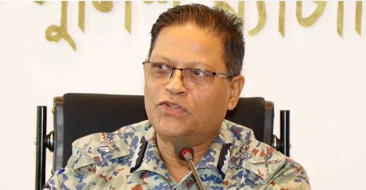 গভীর রাতে রাজধানীর পাড়া মহল্লায় আইজিপির পরিদর্শন অভিযান