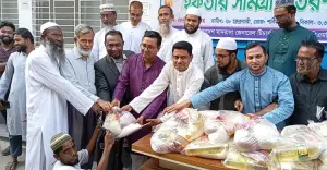 ডেমরায় বাংলাদেশ মাদ্রাসা জেনারেল টিচার্স অ্যাসোসিয়েশনের ইফতার সামগ্রী বিতরণ