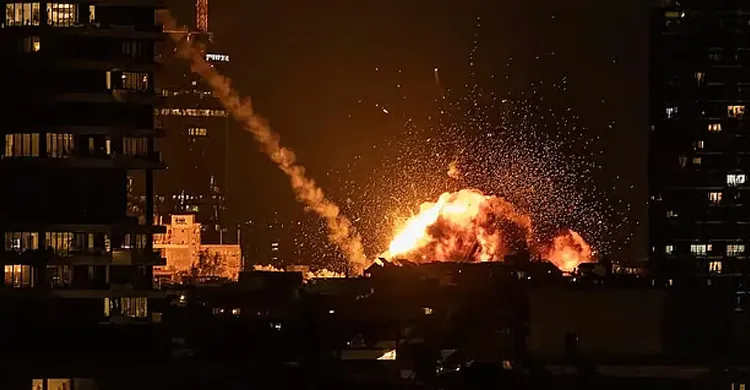 দুবাই, দোহা ও তেল আবিবে দফায় দফায় বিস্ফোরণ