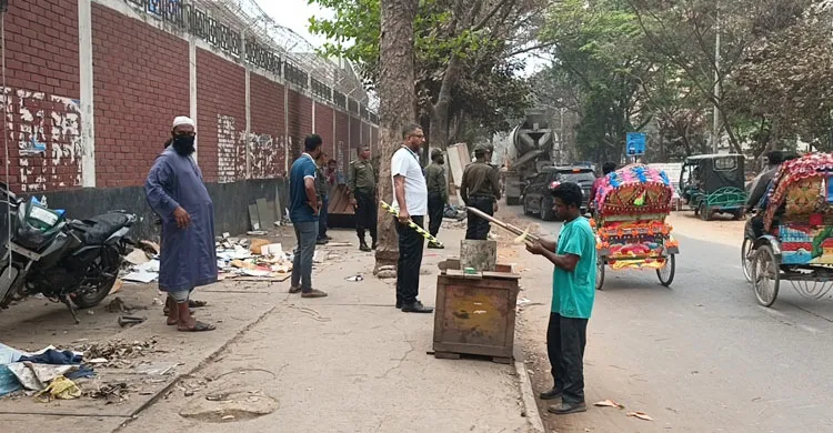 দখলমুক্ত হলো জসিমউদ্দীন–পাকার মাথা ফুটপাত: স্বস্তি ফিরল পথচারীদের মাঝে