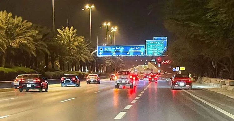 সৌদি আরবে সম্ভাব্য হামলার সতর্কতা, মার্কিন দূতাবাসে ড্রোন হামলার দাবি