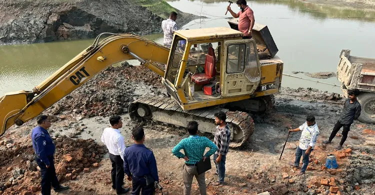 কৃষিজমি রক্ষায় কঠোর প্রশাসন, অভিযানে আড়াই লাখ টাকা জরিমানা