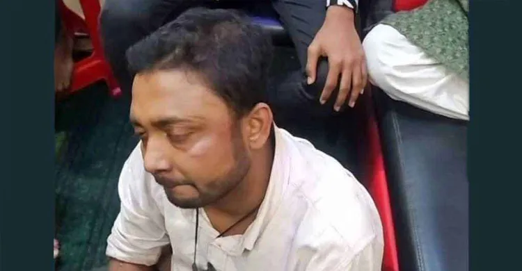 ছিনতাইকারীর হাতের কবজি কেটে পুলিশে সোপর্দ করলো জনতা