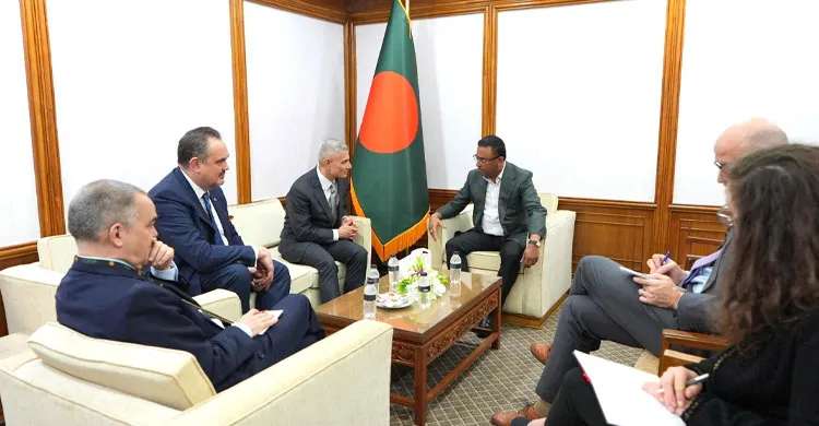 প্রধানমন্ত্রীর পররাষ্ট্র উপদেষ্টার সঙ্গে মার্কিন অ্যাসিস্ট্যান্ট সেক্রেটারি এস. পল কাপুরের সৌজন্য সাক্ষাৎ