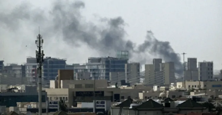 ইরানের হামলায় কাঁপছে মধ্যপ্রাচ্যের বিভিন্ন দেশ