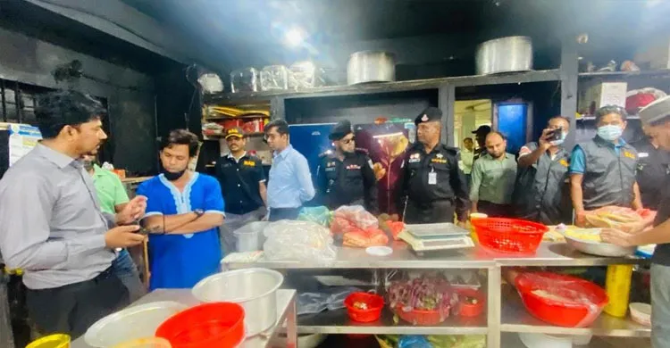 কুলাউড়ায় তিন প্রতিষ্ঠানকে ২ লাখাধিক টাকা জরিমানা