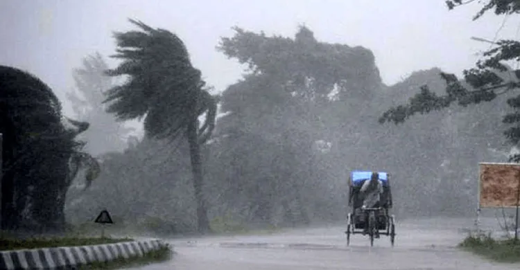 ঢাকাসহ সারাদেশে বজ্রবৃষ্টির আভাস, ৩ অঞ্চলে হতে পারে ঝড়