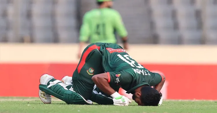 তানজিদ তামিমের সেঞ্চুরিতে চ্যালেঞ্জিং স্কোরে বাংলাদেশ