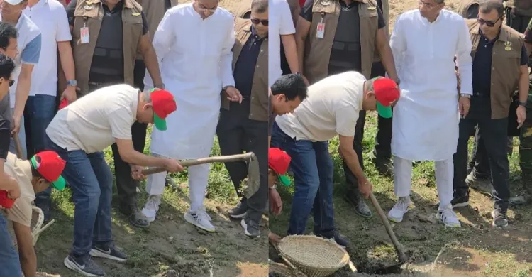 দিনাজপুরে খাল পুনঃখনন কর্মসূচির উদ্বোধন করলেন প্রধানমন্ত্রী তারেক রহমান